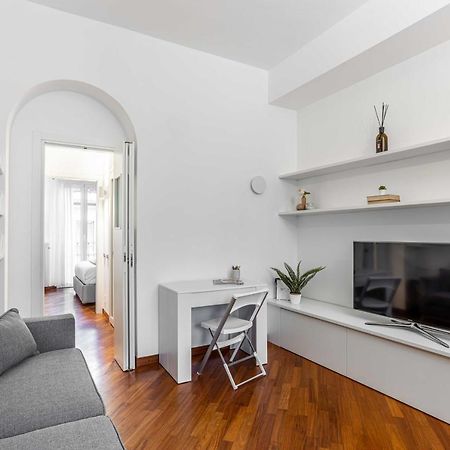 Joivy Charming Flat Near Duomo Di Milano Apartment Exterior photo